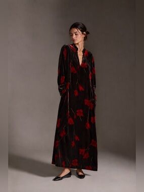 Vintage Diamond Tea Floral Velvet Maxi Dress | Romantic